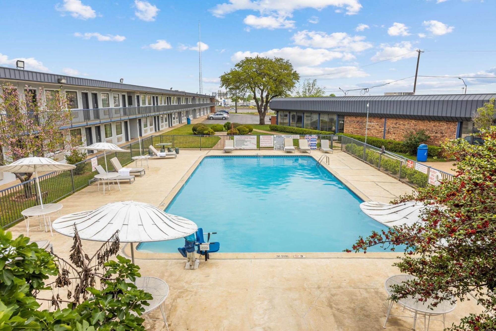 Americas Best Value Inn Fort Worth/Hurst Richland Hills Экстерьер фото