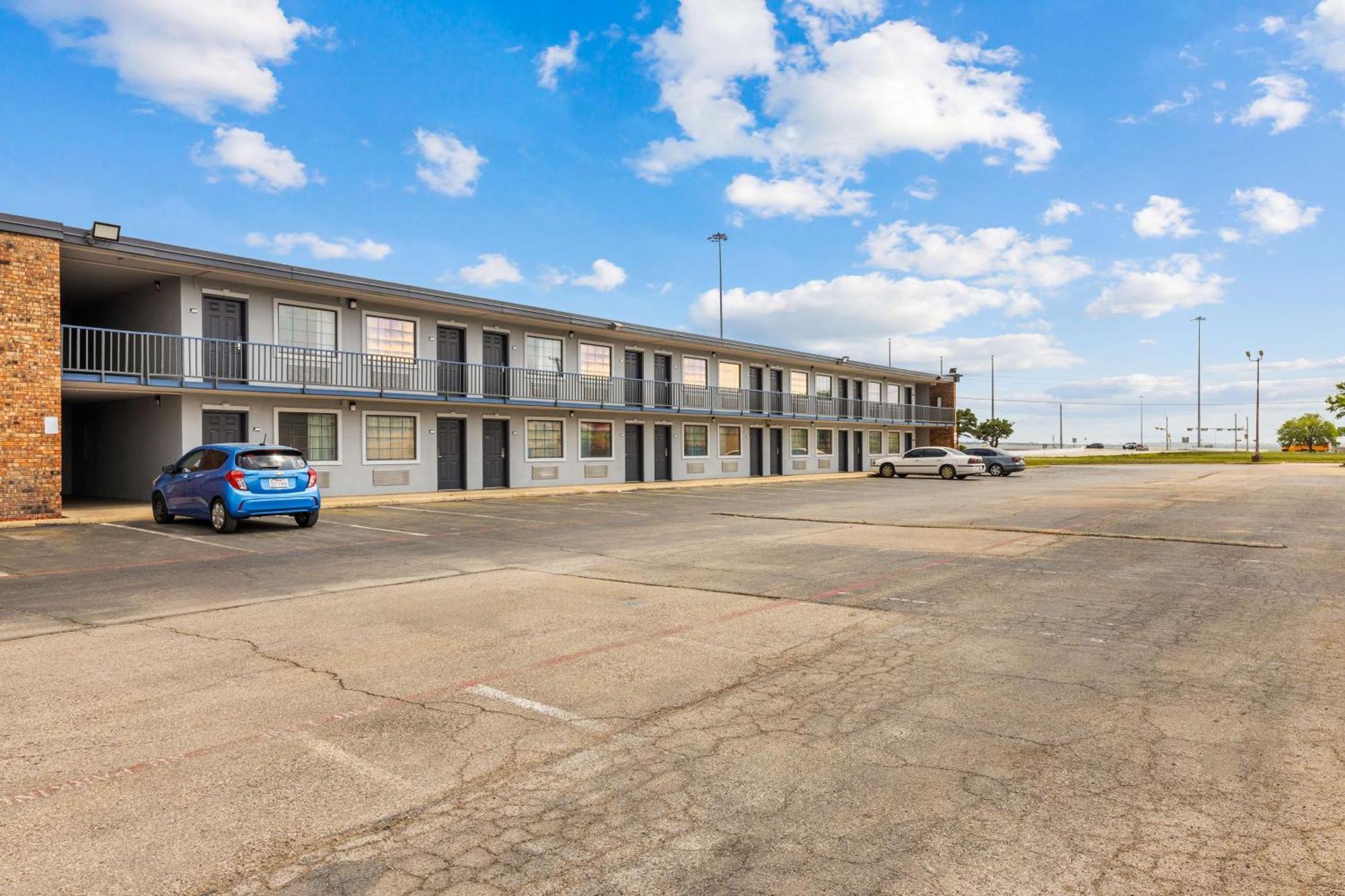 Americas Best Value Inn Fort Worth/Hurst Richland Hills Экстерьер фото